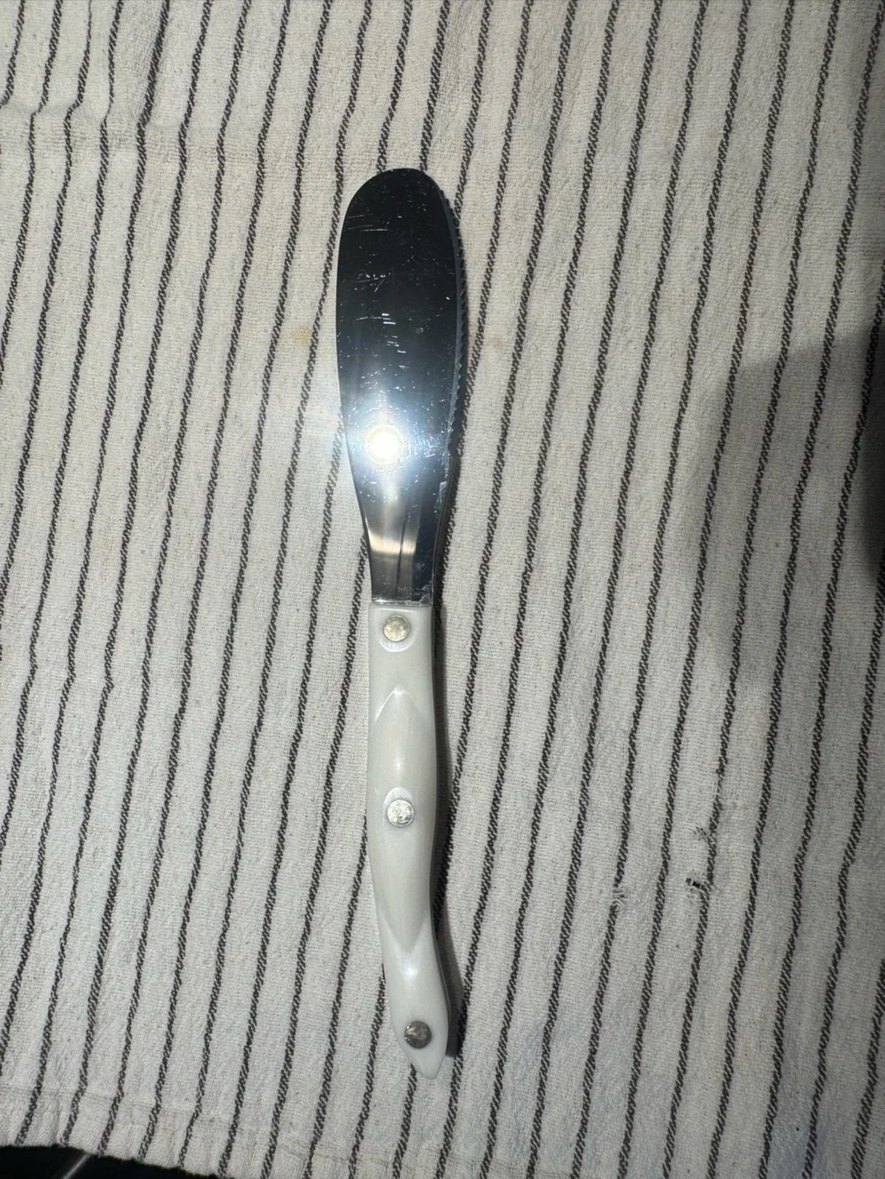 Cutco White Handle Spreader with Stainless Blade